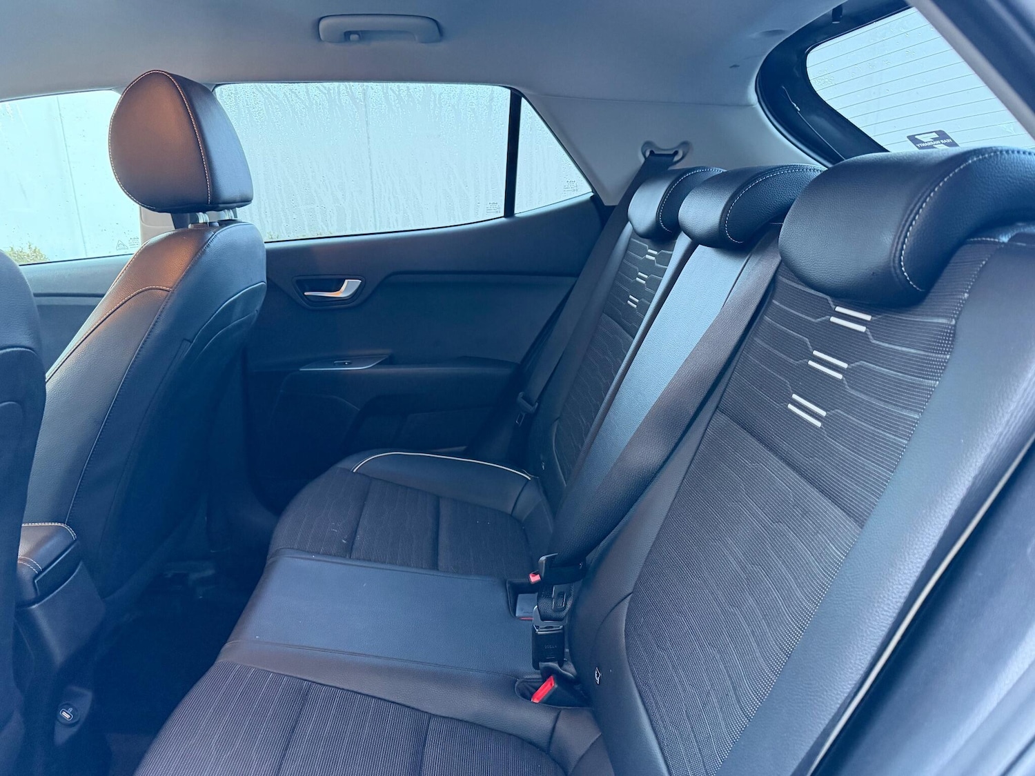 Used Kia Stonic 2023 for sale - 76780867: Photo 23