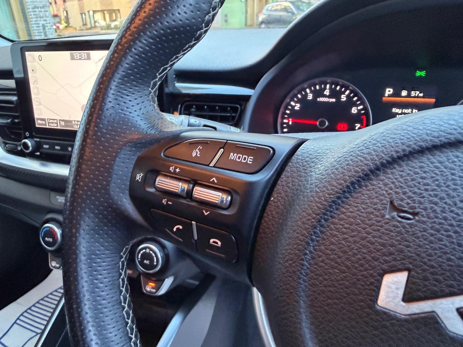 Used Kia Stonic 2023 for sale - 76780867: Photo 25