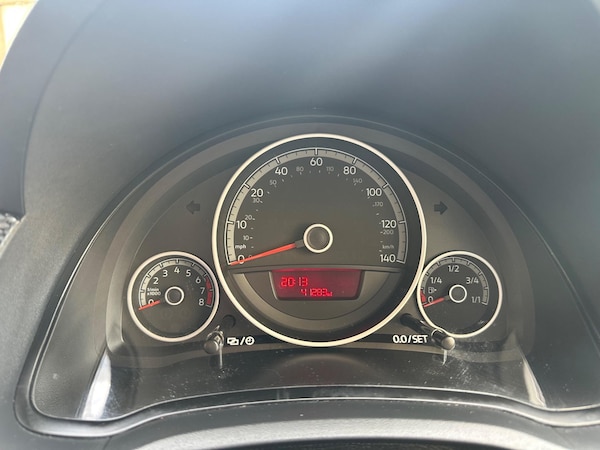 Used Volkswagen up! 2017 for sale - 73756388: Photo 28