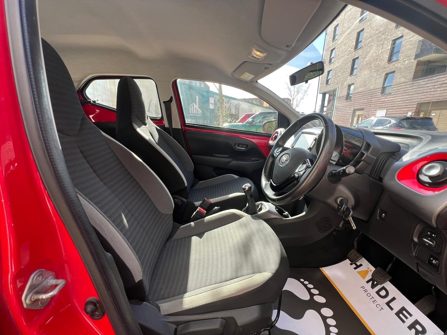 Used Toyota AYGO 2018 for sale - 77898355: Photo 25