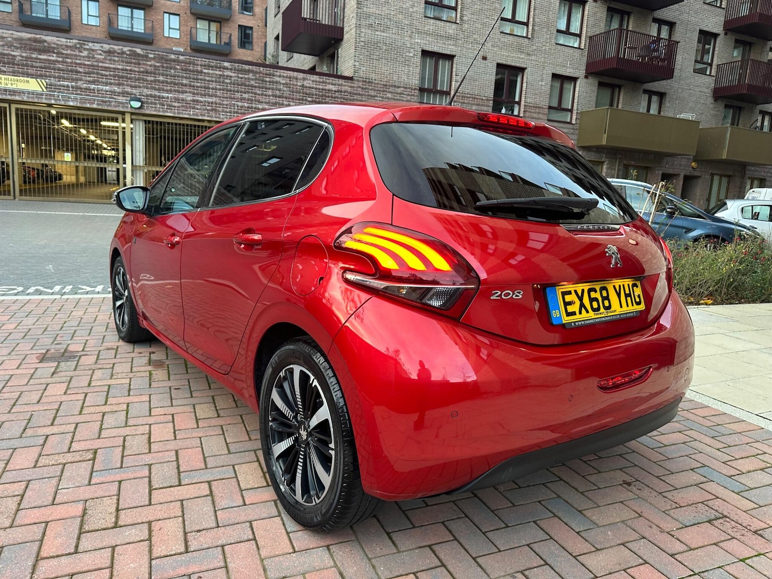Used Peugeot 208 2018 for sale - 76562076: Photo 2
