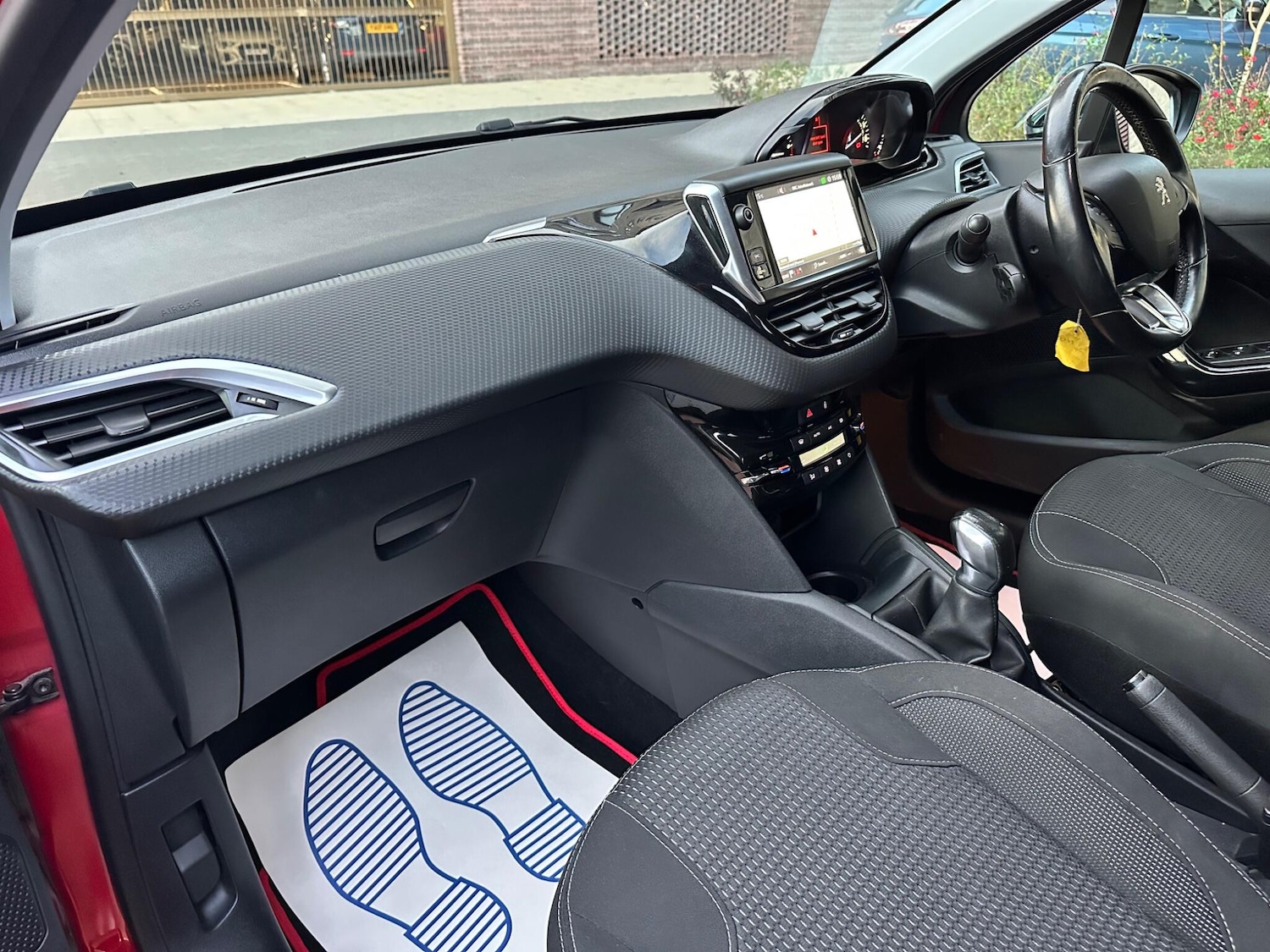 Used Peugeot 208 2018 for sale - 76562076: Photo 3