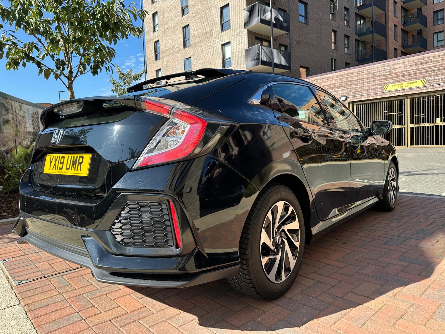Used Honda Civic 2019 for sale - 76021193: Photo 2