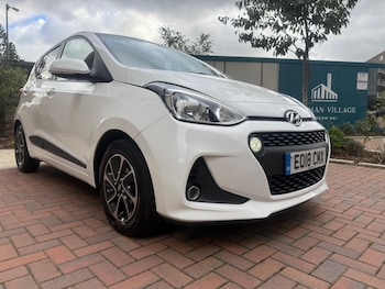 Used Hyundai i10 2018 for sale - 76996872: Photo