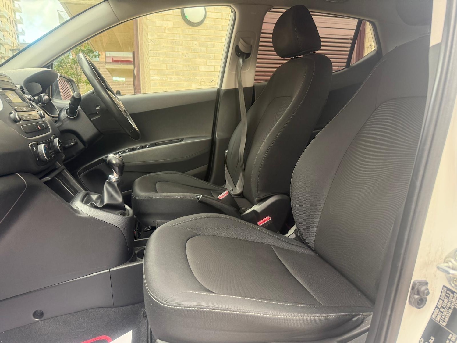 Used Hyundai i10 for sale - 76996872: Photo 21