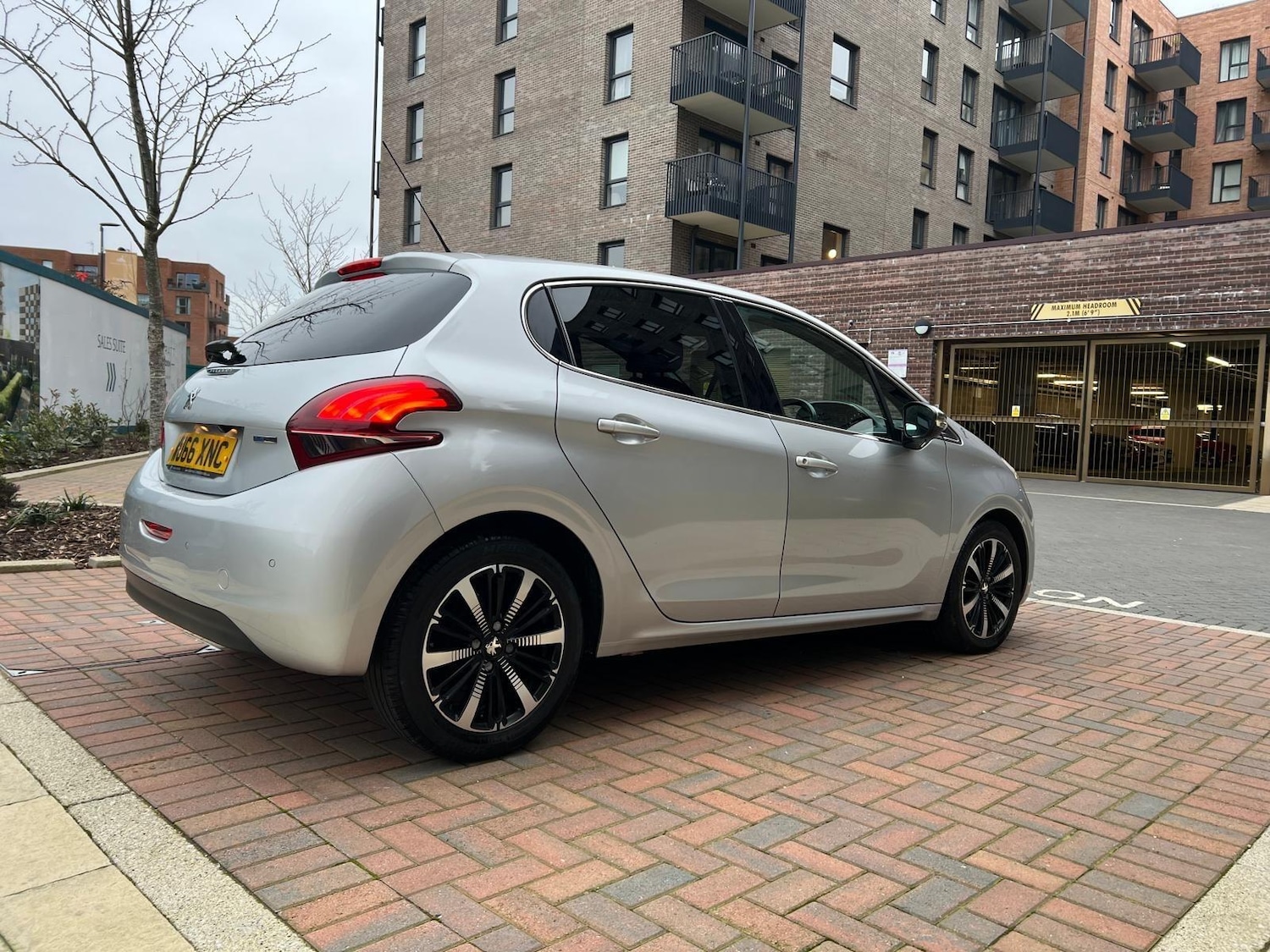 Used Peugeot 208 2016 for sale - 77066318: Photo 18