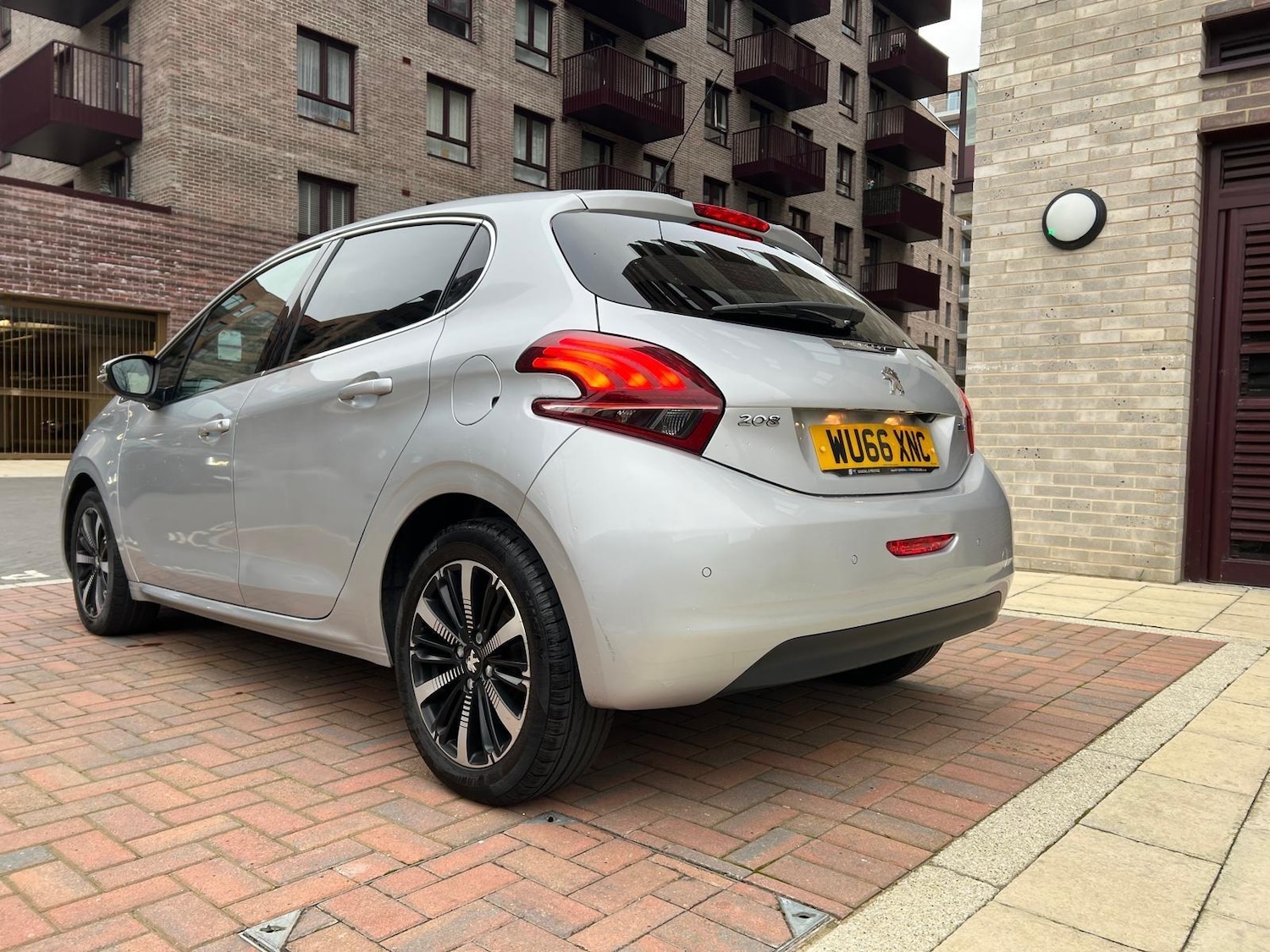 Used Peugeot 208 2016 for sale - 77066318: Photo 2