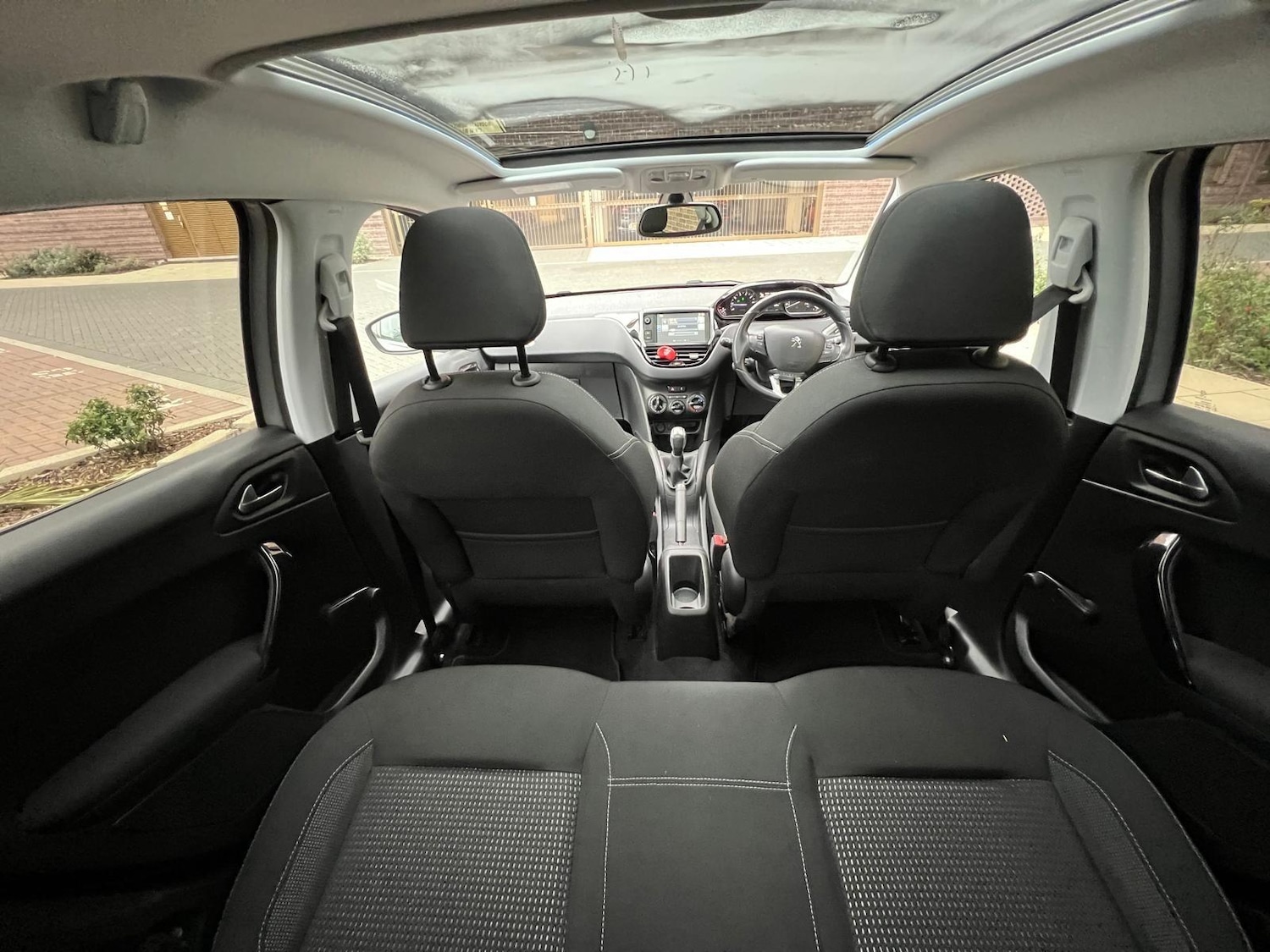 Used Peugeot 208 2016 for sale - 77066318: Photo 28