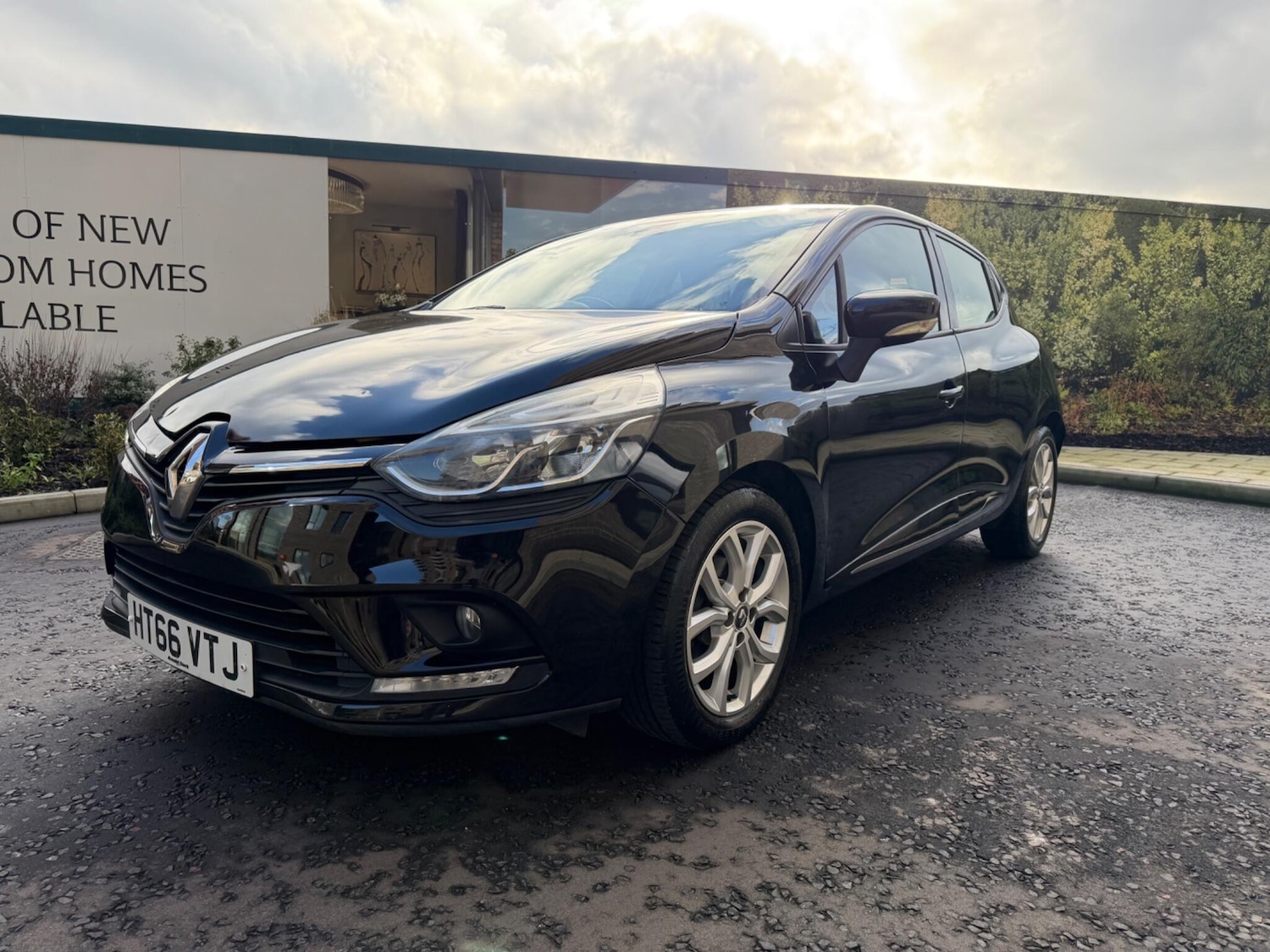 Used Renault Clio 2017 for sale - 77377456: Photo 11