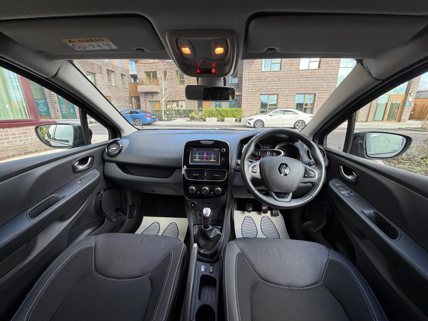 Used Renault Clio 2017 for sale - 77377456: Photo 3