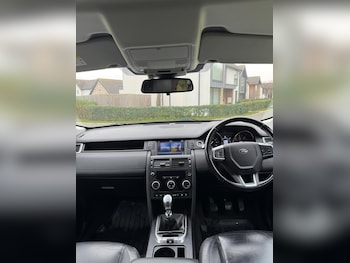 Used Land Rover Discovery Sport 2018 for sale - 77564661: Photo