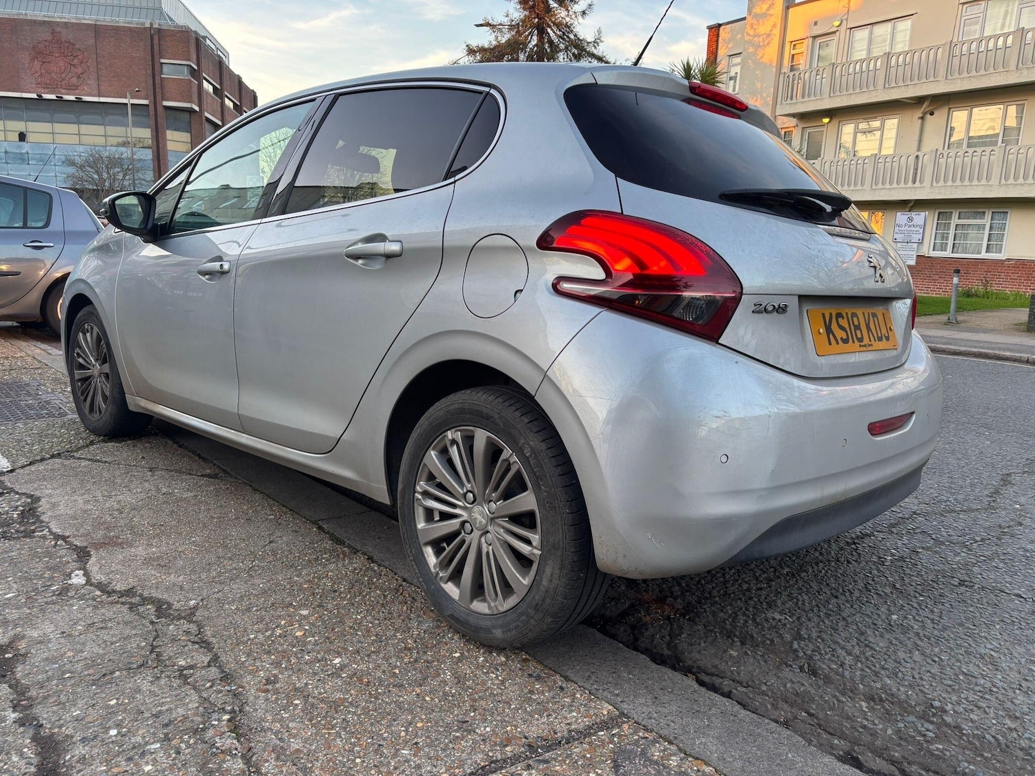 Used Peugeot 208 for sale - 77670982: Photo 2