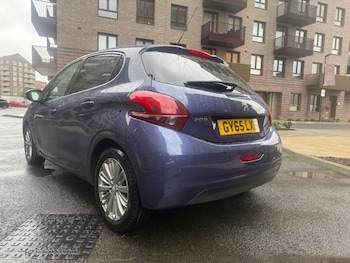 Used Peugeot 208 2015 for sale - 76432517: Photo