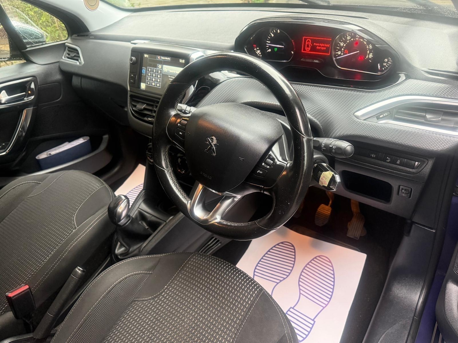 Used Peugeot 208 2015 for sale - 76432517: Photo 4