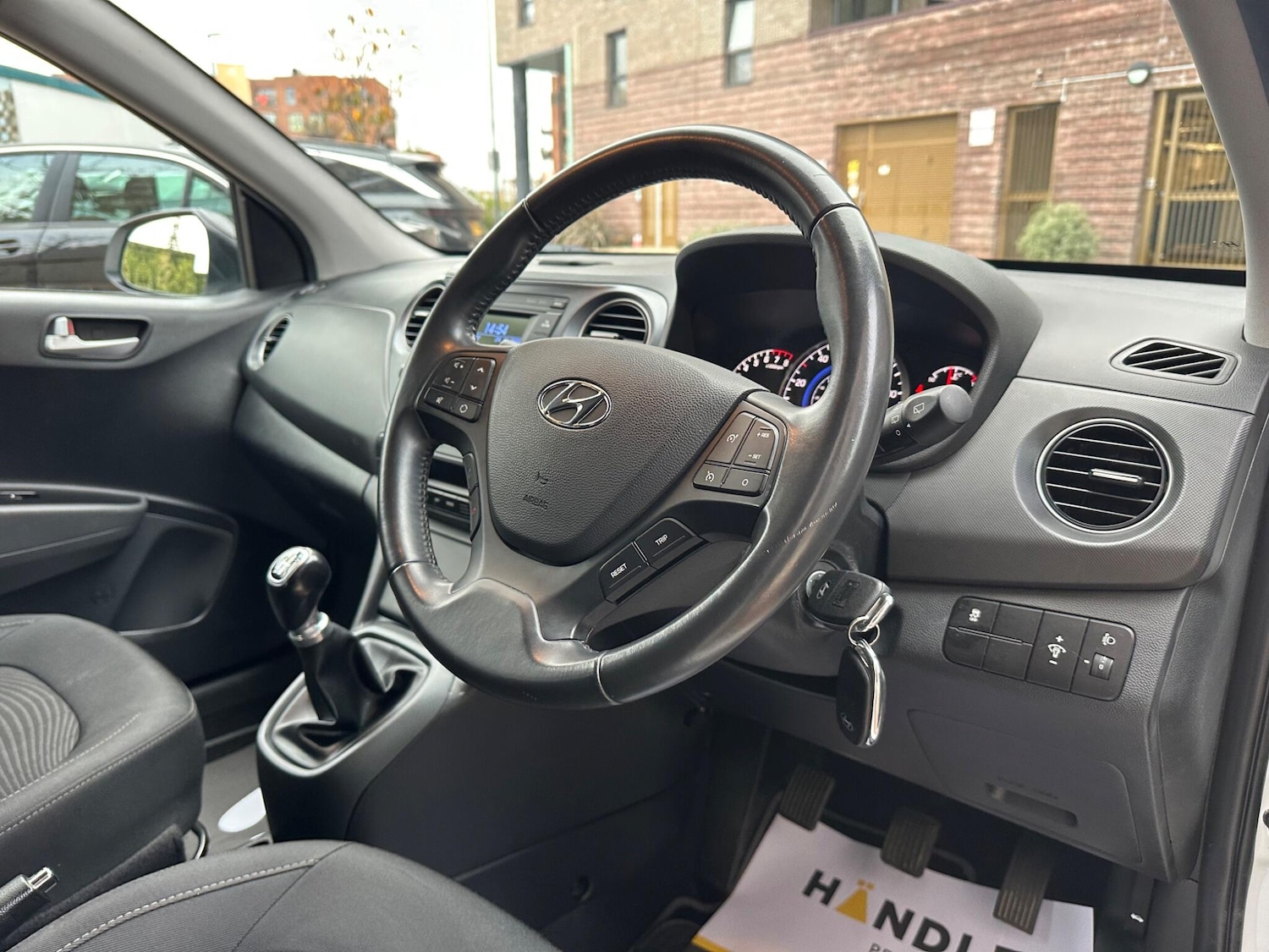 Used Hyundai i10 2018 for sale - 76701953: Photo 25