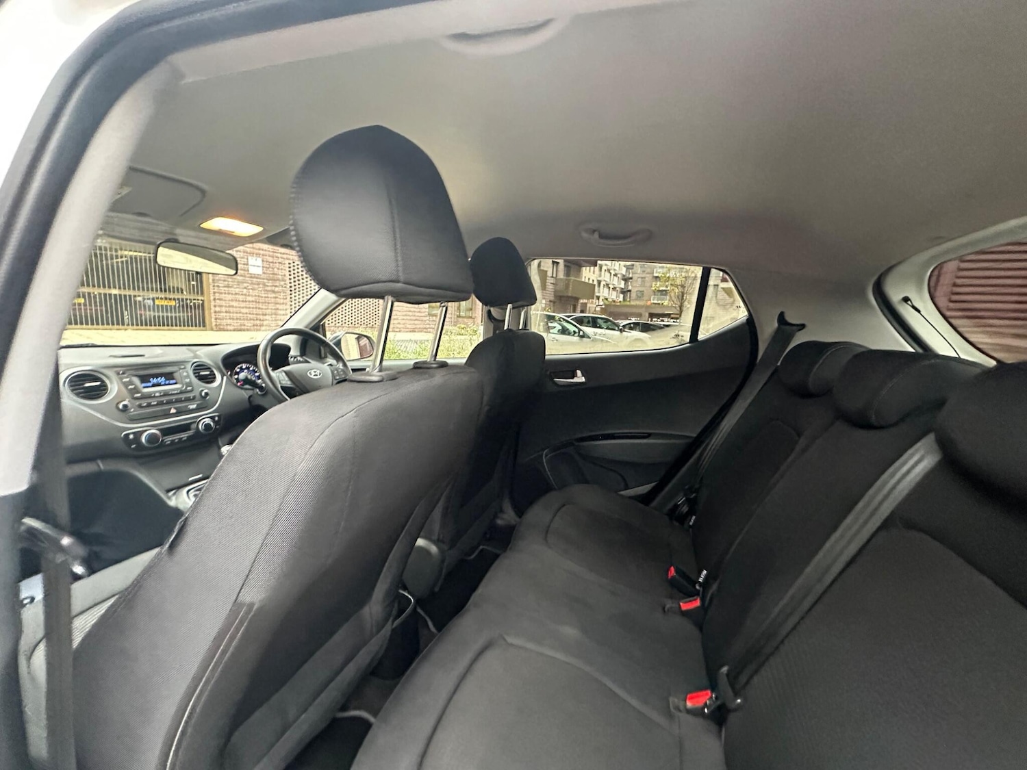 Used Hyundai i10 2018 for sale - 76701953: Photo 27