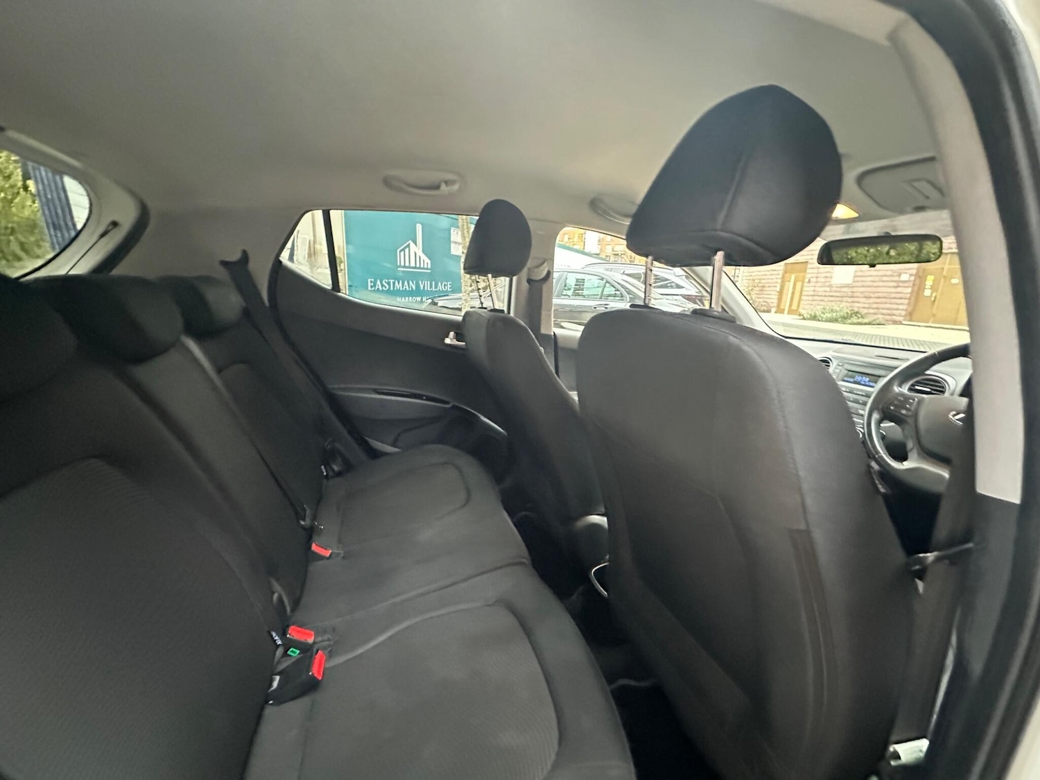 Used Hyundai i10 2018 for sale - 76701953: Photo 30