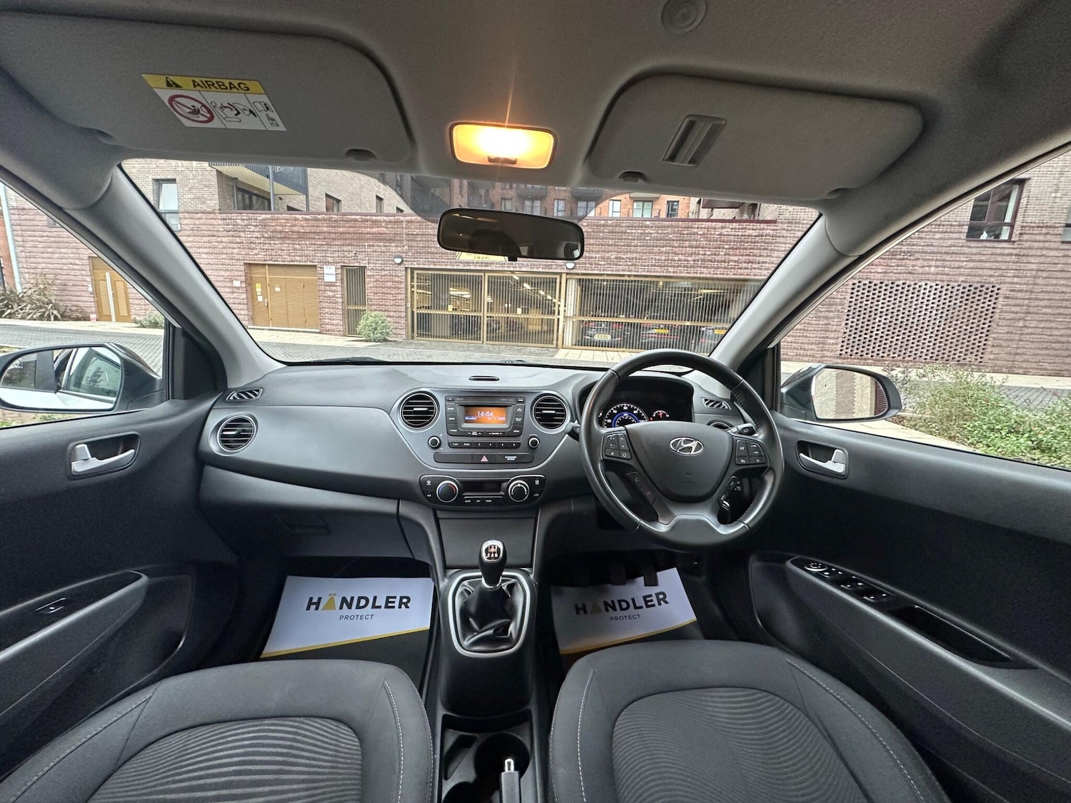 Used Hyundai i10 2018 for sale - 76701953: Photo 4