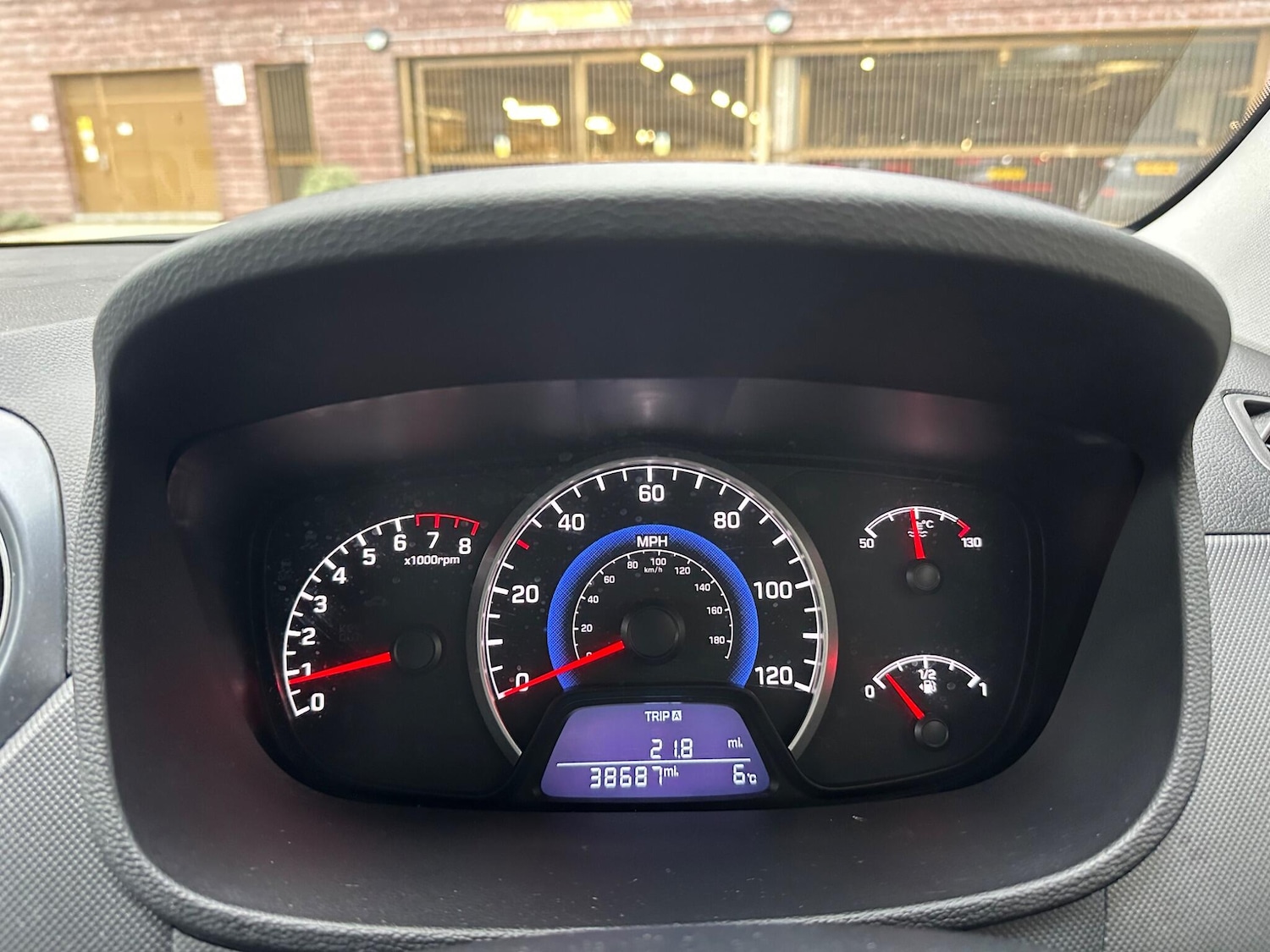 Used Hyundai i10 2018 for sale - 76701953: Photo 42