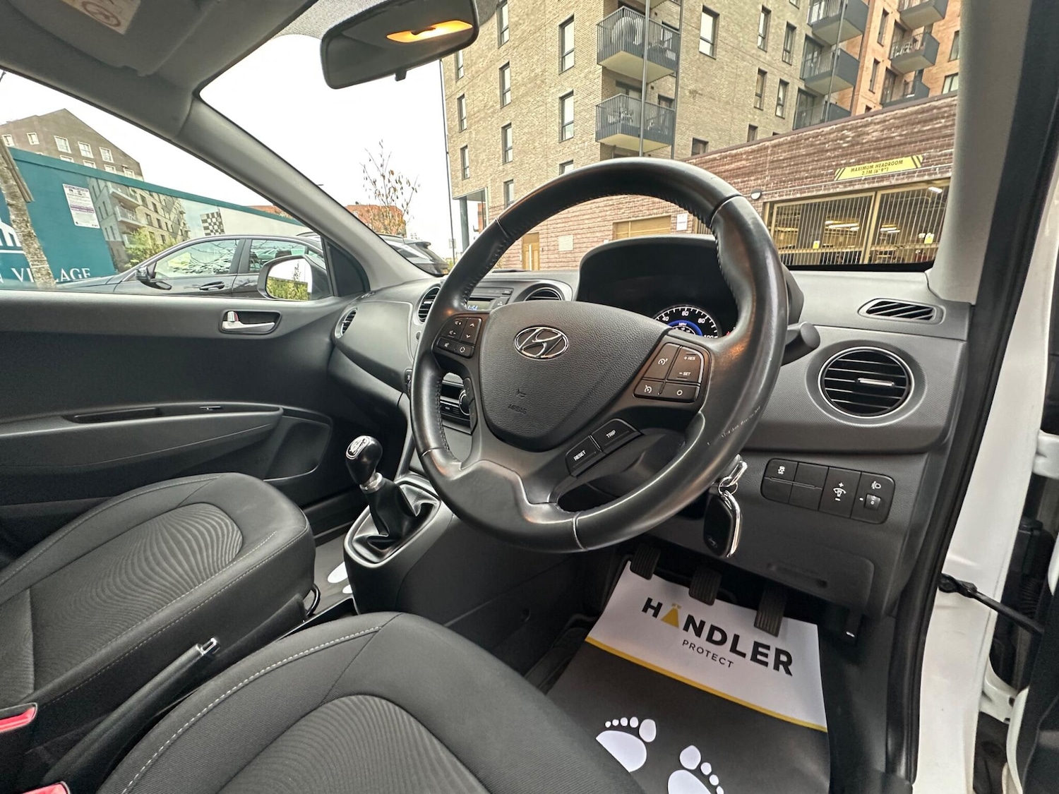 Used Hyundai i10 2018 for sale - 76701953: Photo 45