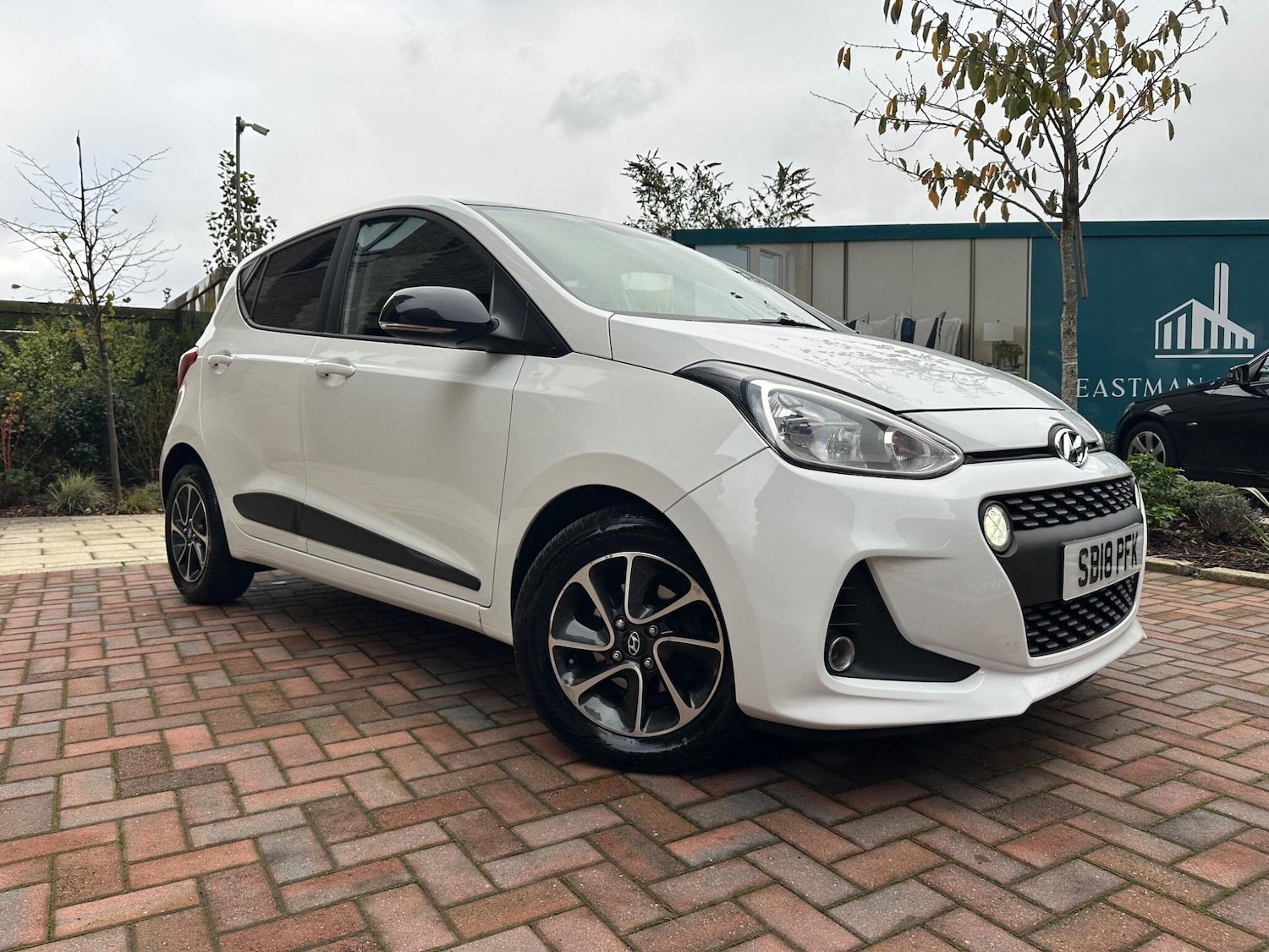 Used Hyundai i10 2018 for sale - 76701953: Photo 9