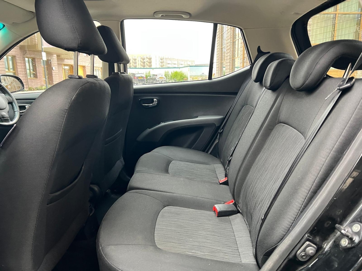 Used Hyundai i10 2013 for sale - 76975917: Photo 15