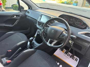 Used Peugeot 208 2016 for sale - 79012825: Photo