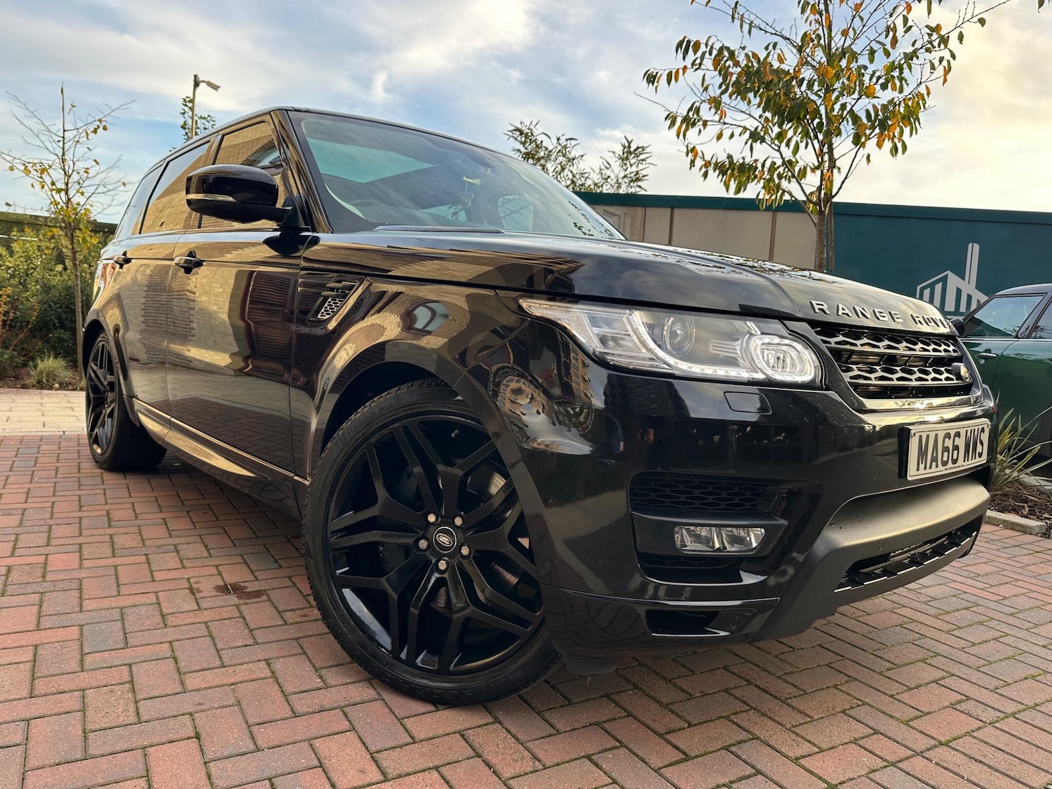Used Land Rover Range Rover Sport 2016 for sale - 76561880: Photo 1