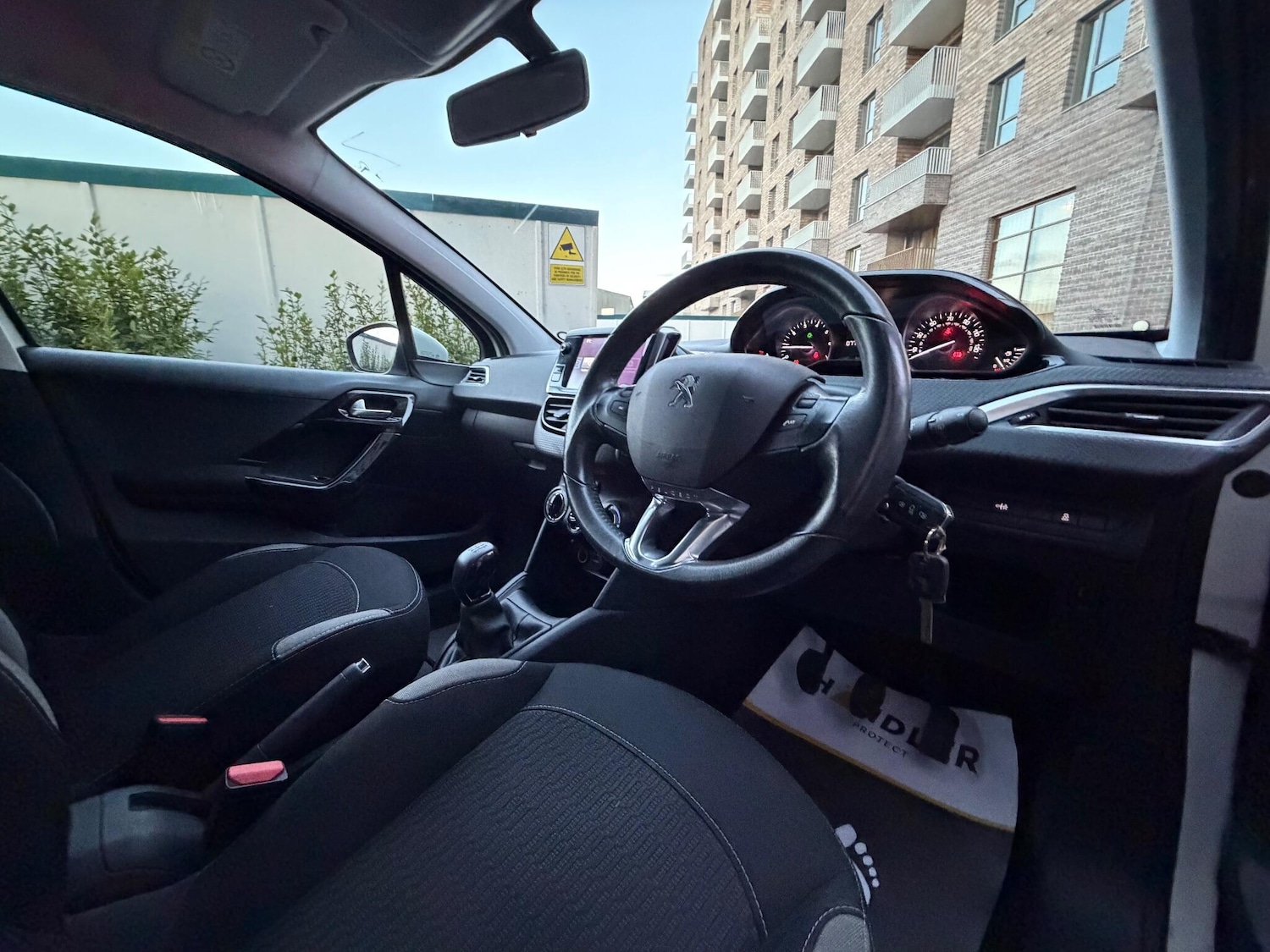 Used Peugeot 208 2016 for sale - 76801441: Photo 25