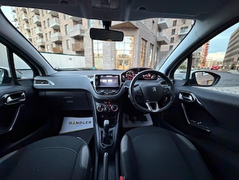 Used Peugeot 208 2016 for sale - 76801441: Photo