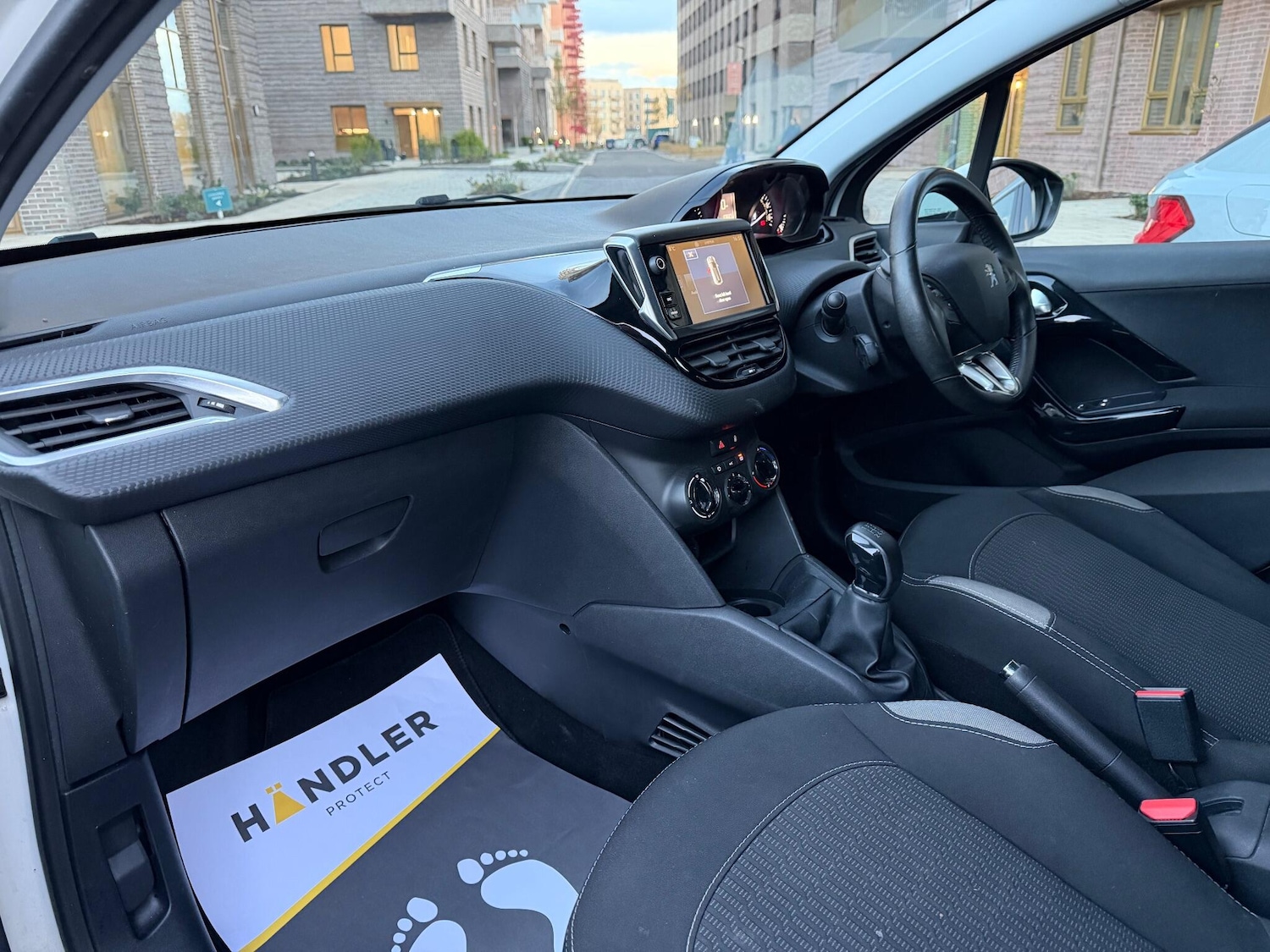 Used Peugeot 208 2016 for sale - 76801441: Photo 4