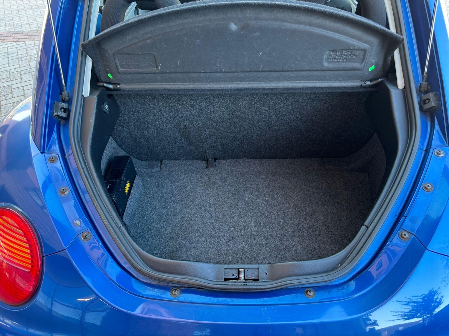 Used Volkswagen Beetle 2001 for sale - 78204154: Photo 24