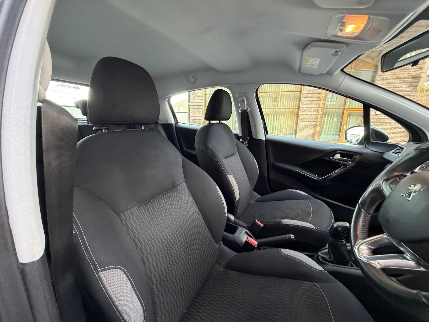 Used Peugeot 208 2016 for sale - 76913827: Photo 32