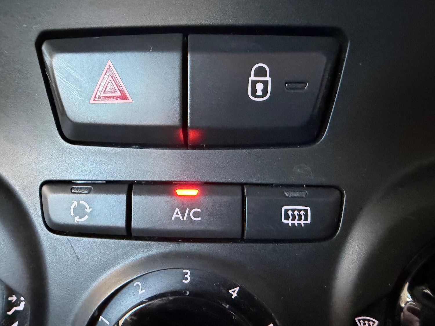 Used Peugeot 208 2016 for sale - 76913827: Photo 37