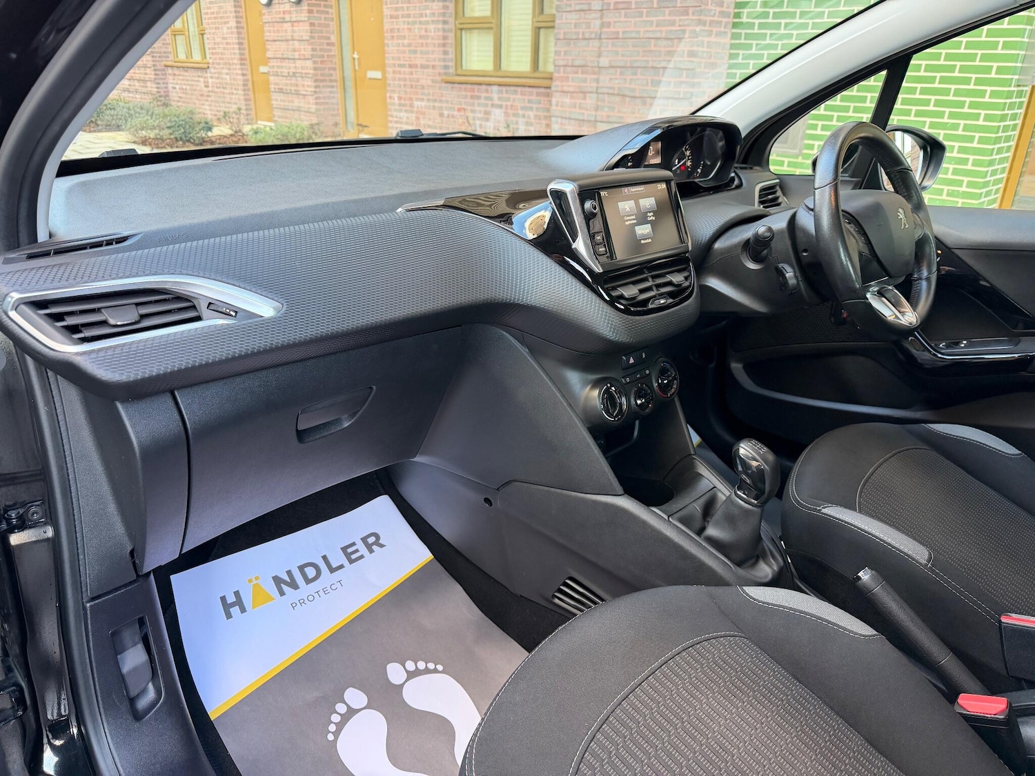 Used Peugeot 208 2016 for sale - 76913827: Photo 4