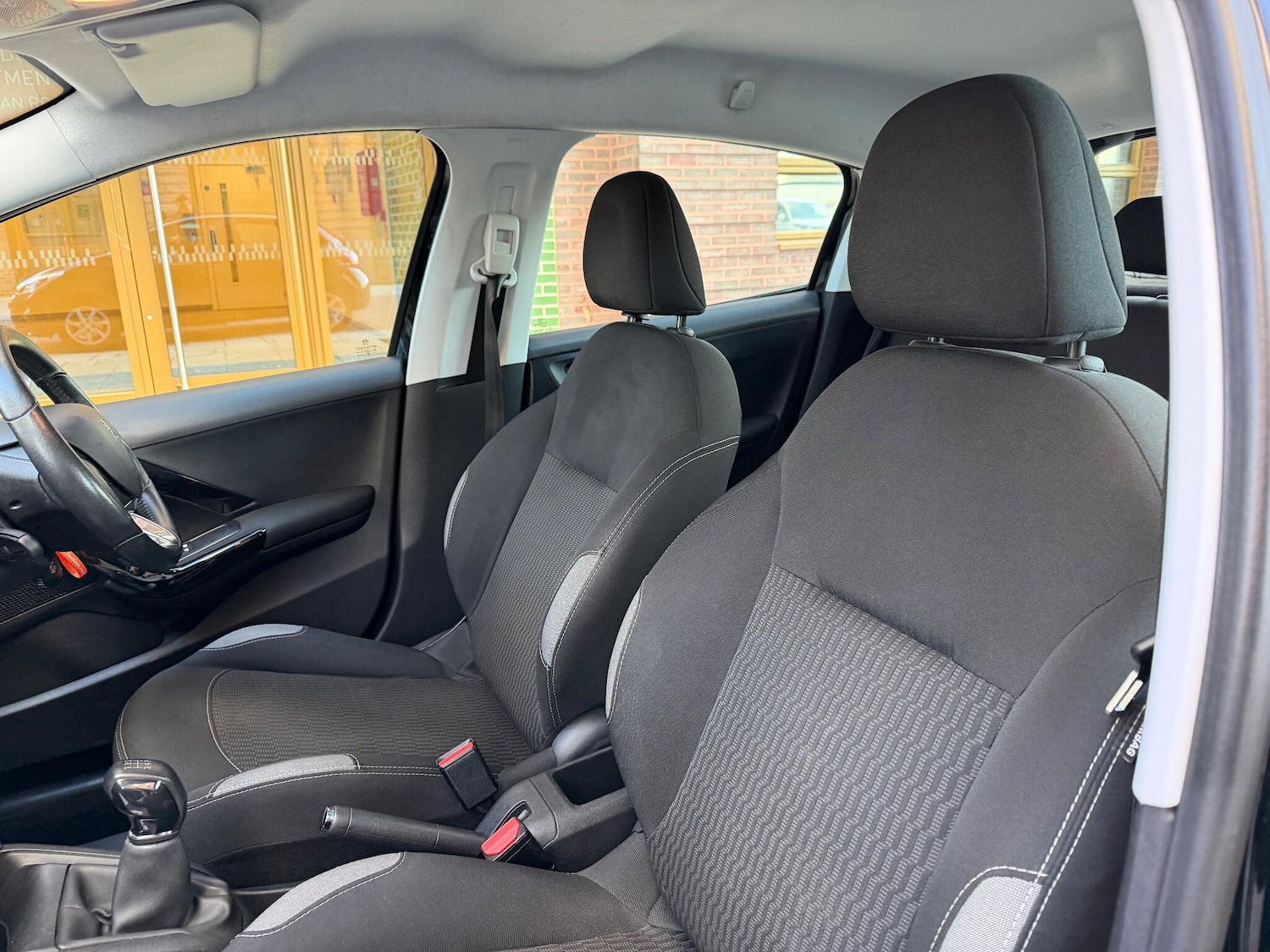 Used Peugeot 208 2016 for sale - 76913827: Photo 47