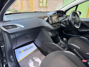 Used Peugeot 208 2016 for sale - 76913827: Photo