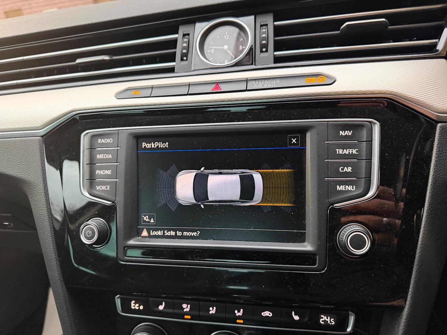 Used Volkswagen Passat 2017 for sale - 77155903: Photo 26