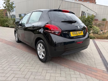 Used Peugeot 208 2016 for sale - 79540517: Photo