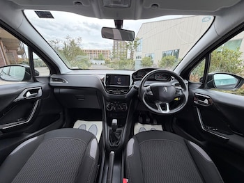 Used Peugeot 208 2016 for sale - 79540517: Photo
