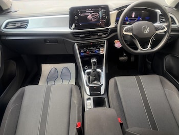 Used Volkswagen T-Roc 2023 for sale - 75402426: Photo