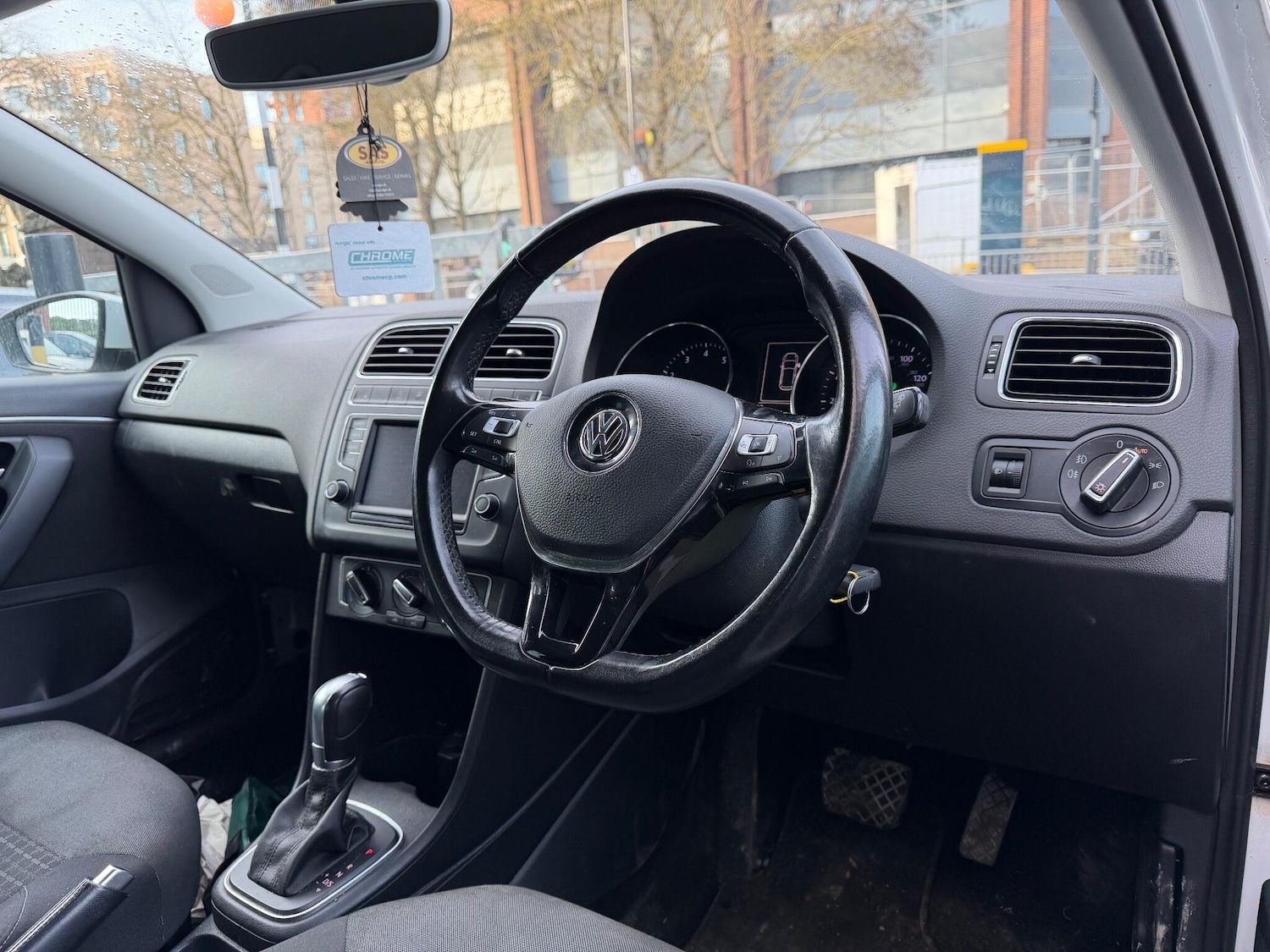 Used Volkswagen Polo 2017 for sale - 75678398: Photo 3