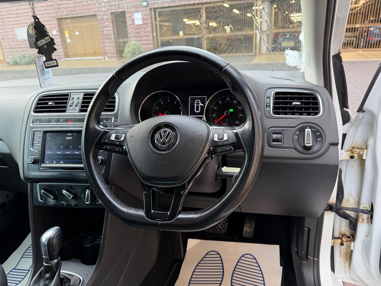 Used Volkswagen Polo 2017 for sale - 75678398: Photo 37