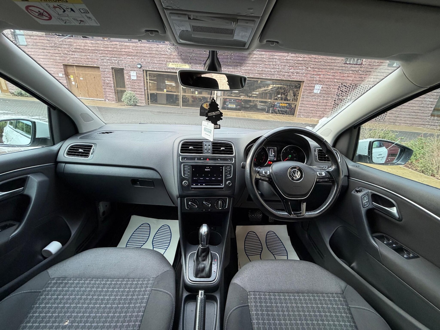 Used Volkswagen Polo 2017 for sale - 75678398: Photo 4