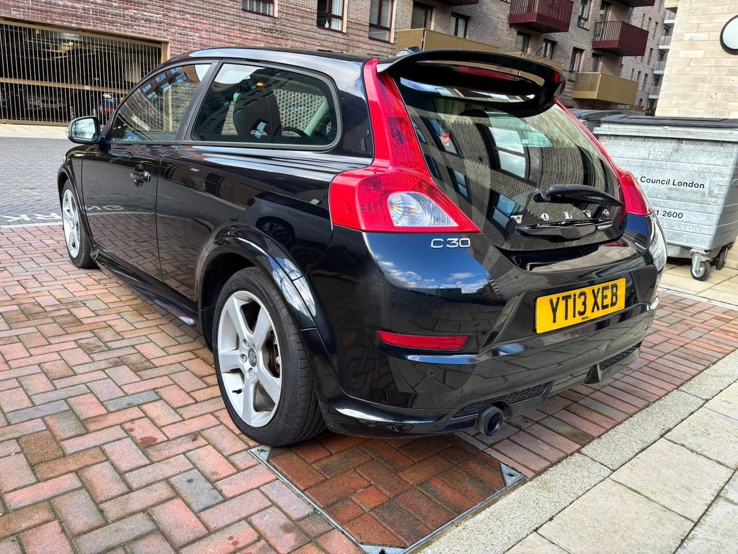 Used Volvo C30 2013 for sale - 77455131: Photo 2