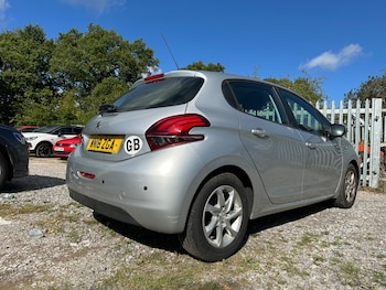 Used Peugeot 208 2018 for sale - 75883872: Photo