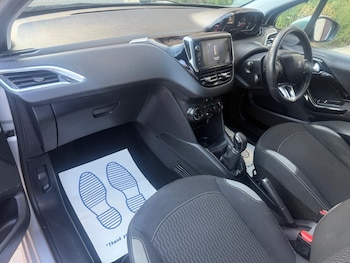 Used Peugeot 208 2015 for sale - 75493983: Photo