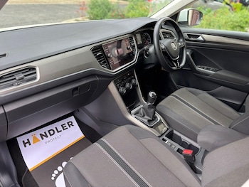 Used Volkswagen T-Roc 2020 for sale - 78562389: Photo