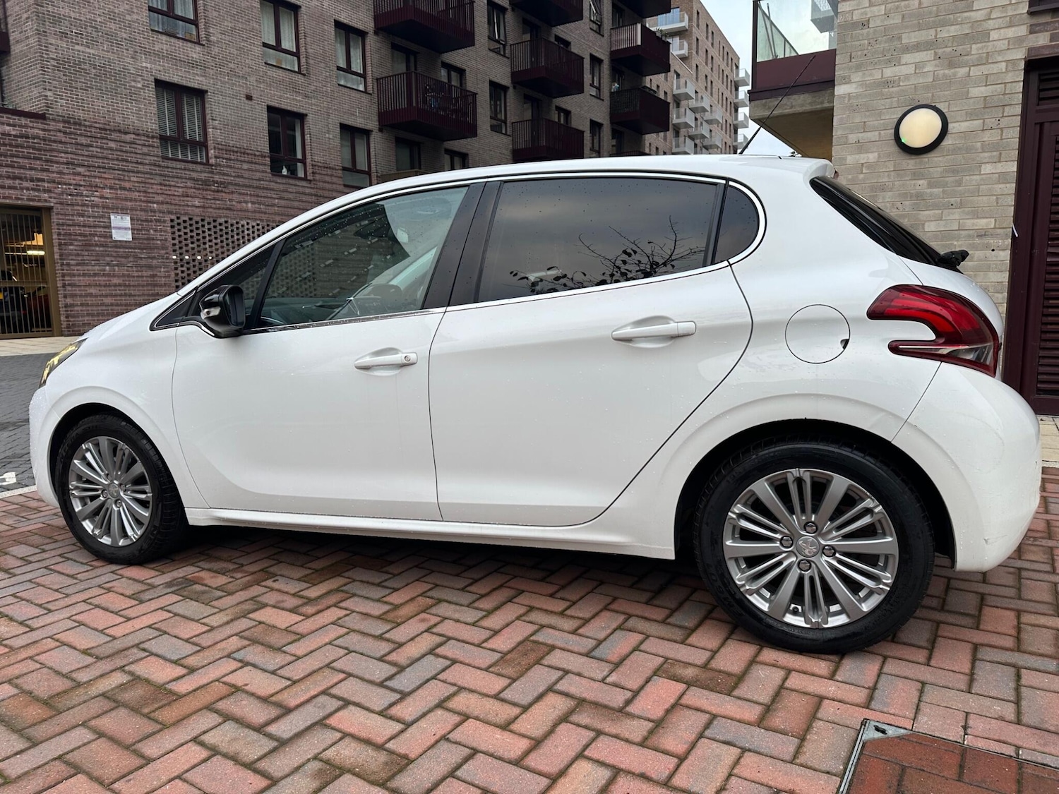 Used Peugeot 208 2017 for sale - 76671654: Photo 23