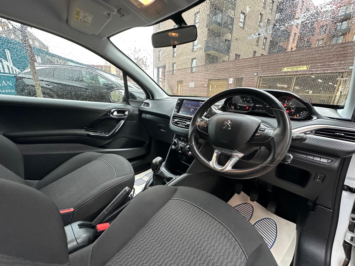 Used Peugeot 208 2017 for sale - 76671654: Photo 28